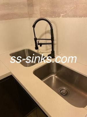 캐비닛 하부 장착 스테인레스 스틸 부엌 싱크 220mm 깊이 싱크 공급 업체 및 제품 깊이 220mm