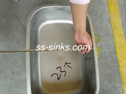 캐비닛 하부 장착 스테인레스 스틸 부엌 싱크 220mm 깊이 싱크 공급 업체 및 제품 깊이 220mm