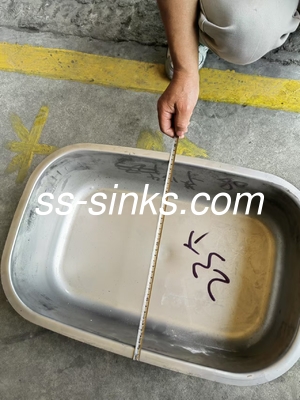 캐비닛 하부 장착 스테인레스 스틸 부엌 싱크 220mm 깊이 싱크 공급 업체 및 제품 깊이 220mm