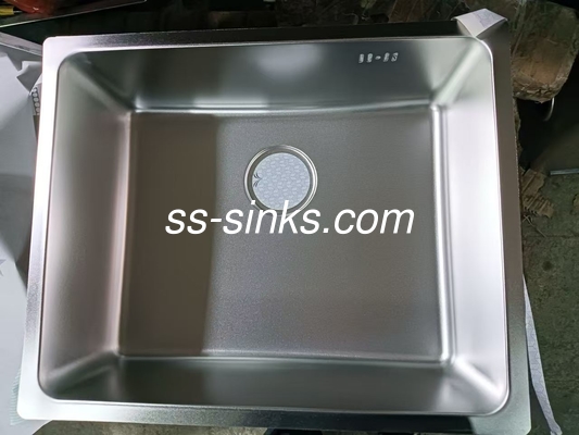 스테인레스 스틸 싱크 상단 마운트와 큰 작은 그릇
